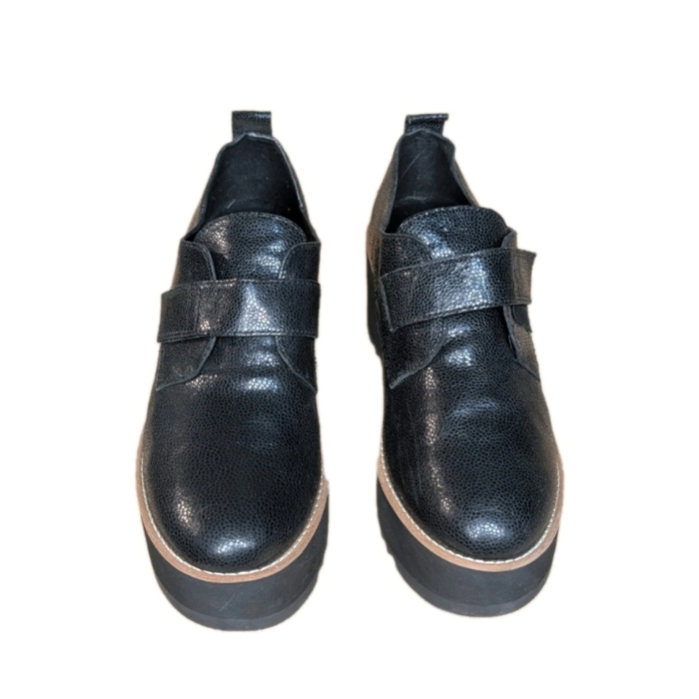 Eileen Fisher Black Leather Platform Slip-On Shoes with Tan Trim - Picture 4 of 6